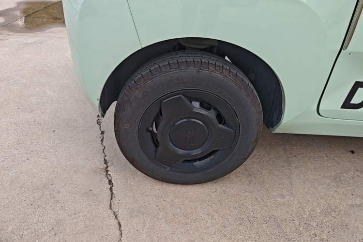 Used Wuling Hongguang MINIEV 2021 Macaron Premium Model – Lithium Iron Phosphate Right Rear Wheel Hub