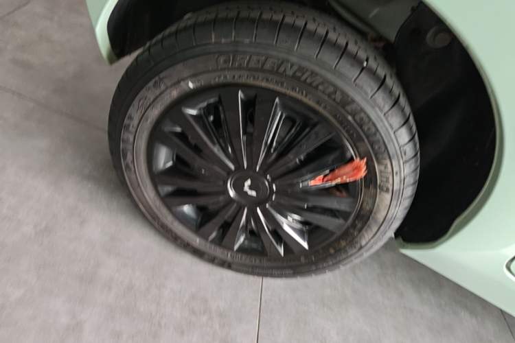 Used Wuling Hongguang MINIEV 2021 Macaron Premium Model – Lithium Iron Phosphate Right Rear Wheel Hub