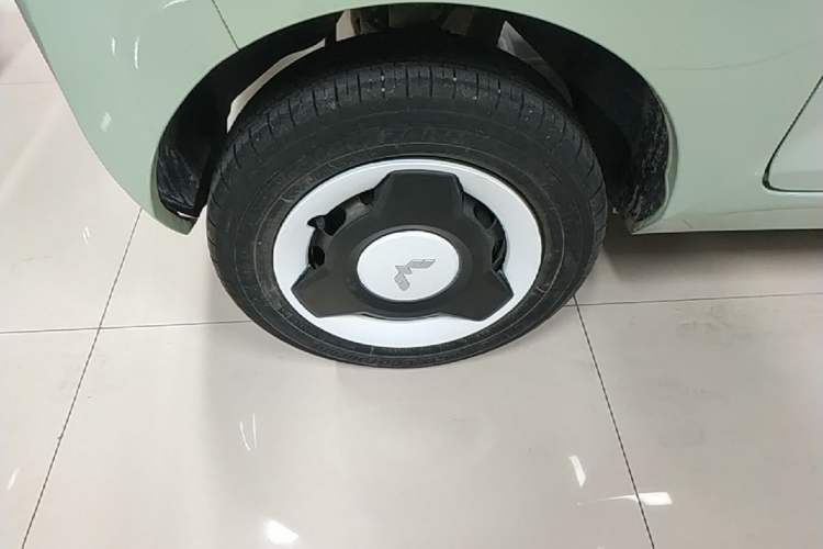 Used Wuling Hongguang MINIEV 2021 Macaron Premium Model – Lithium Iron Phosphate Right Rear Wheel Hub