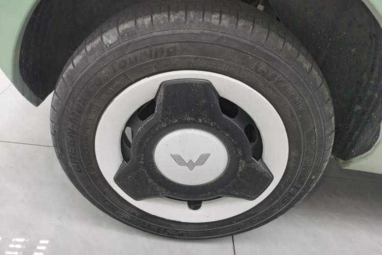 Used Wuling Hongguang MINIEV 2021 Macaron Premium Model – Lithium Iron Phosphate Right Rear Wheel Hub
