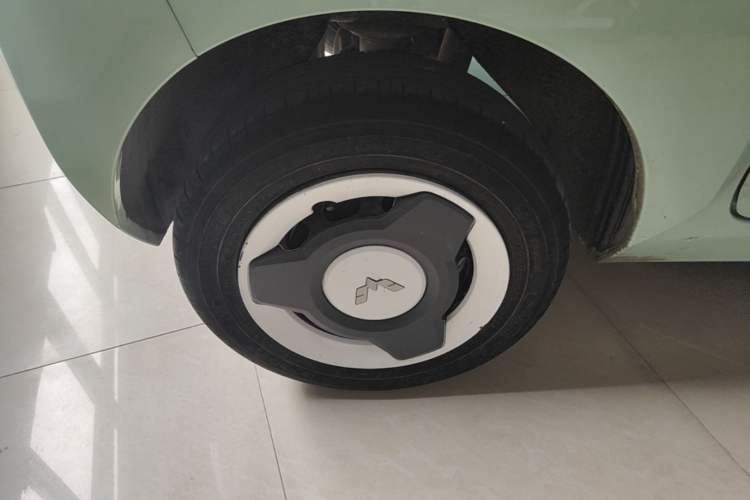 Used Wuling Hongguang MINIEV 2021 Macaron Premium Model – Lithium Iron Phosphate Right Rear Wheel Hub