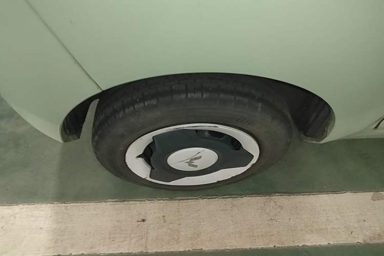 Used Wuling Hongguang MINIEV 2021 Macaron Premium Model – Lithium-NMC Right Rear Wheel Hub