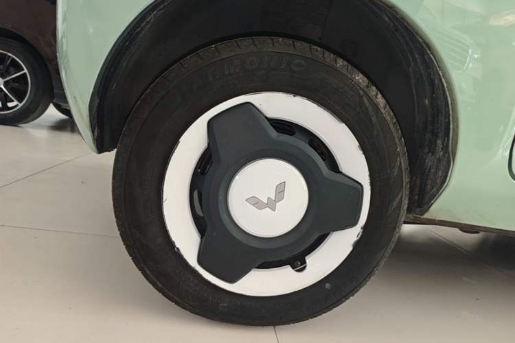 Used Wuling Hongguang MINIEV 2021 Macaron Premium Model – Lithium Iron Phosphate Right Rear Wheel Hub