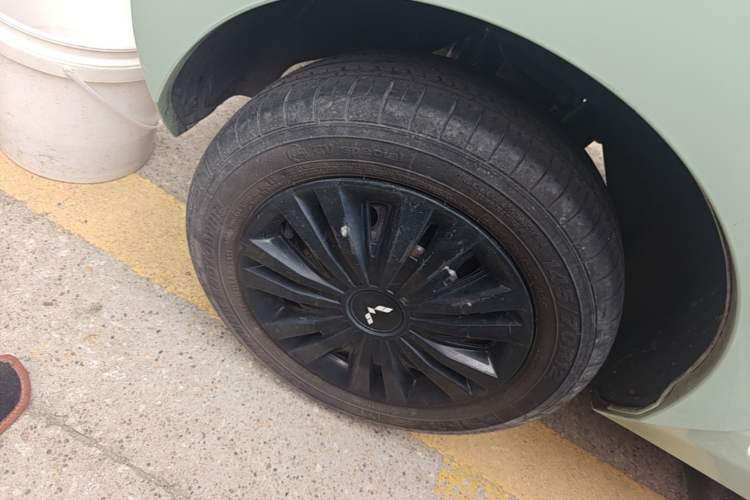Used Wuling Hongguang MINIEV 2021 Macaron Premium Model – Lithium Iron Phosphate Right Rear Wheel Hub