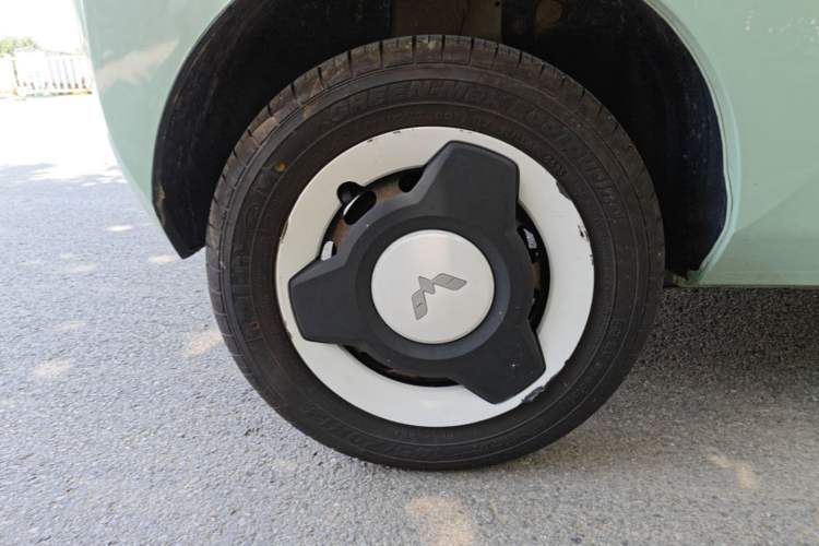 Used Wuling Hongguang MINIEV 2021 Macaron Premium Model – Lithium Iron Phosphate Right Rear Wheel Hub