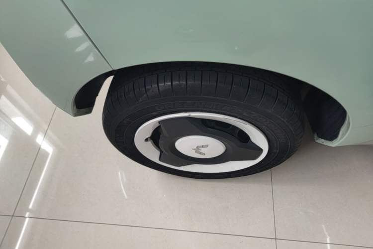 Used Wuling Hongguang MINIEV 2021 Macaron Premium Model – Lithium Iron Phosphate Right Rear Wheel Hub