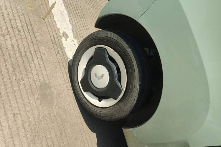 Used Wuling Hongguang MINIEV 2021 Macaron Premium Model – Lithium Iron Phosphate Right Rear Wheel Hub