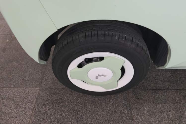 Used Wuling Hongguang MINIEV 2021 Macaron Premium Model – Lithium Iron Phosphate Right Rear Wheel Hub