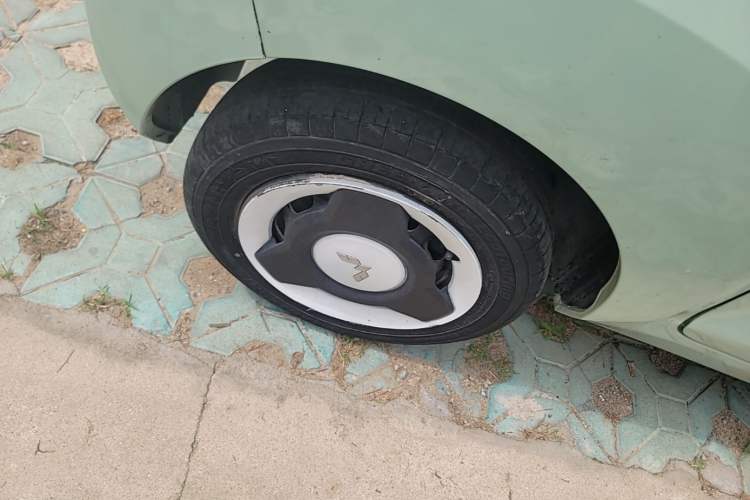 Used Wuling Hongguang MINIEV 2021 Macaron Premium Model – Lithium Iron Phosphate Right Rear Wheel Hub