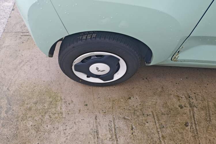 Used Wuling Hongguang MINIEV 2021 Macaron Premium Model – Lithium Iron Phosphate Right Rear Wheel Hub