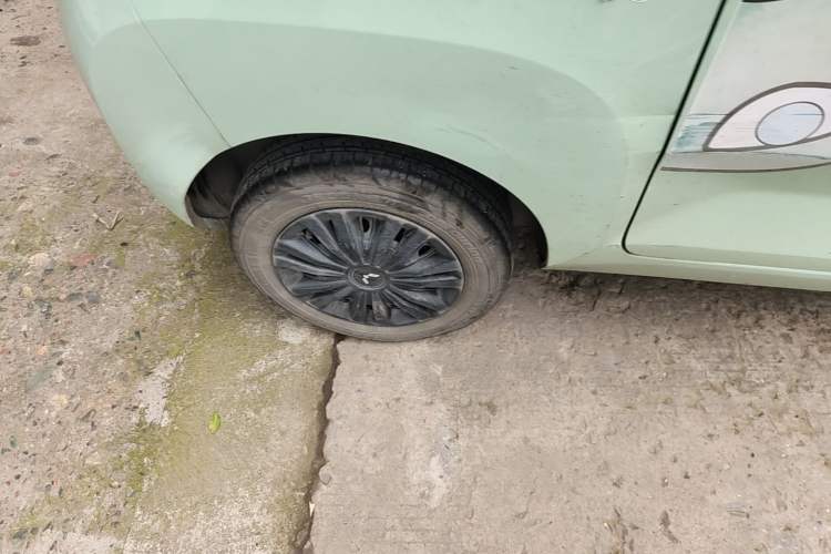 Used Wuling Hongguang MINIEV 2021 Macaron Premium Model – Lithium-NMC Right Rear Wheel Hub