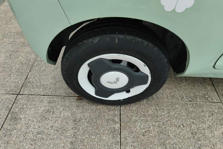 Used Wuling Hongguang MINIEV 2021 Macaron Premium Model – Lithium Iron Phosphate Right Rear Wheel Hub