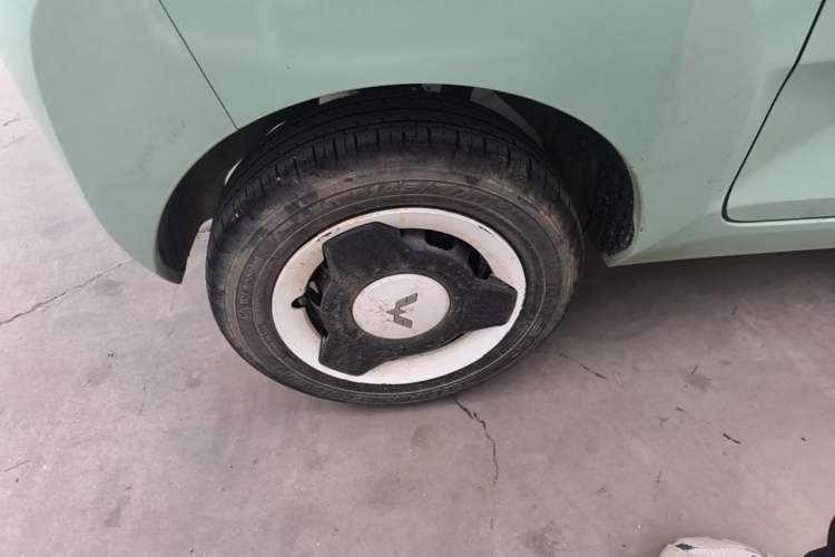 Used Wuling Hongguang MINIEV 2021 Macaron Premium Model – Lithium Iron Phosphate Right Rear Wheel Hub