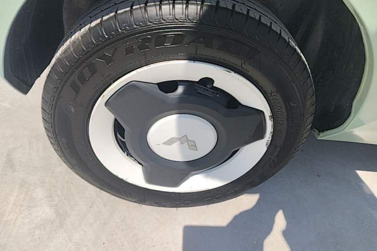 Used Wuling Hongguang MINIEV 2021 Macaron Premium Model – Lithium Iron Phosphate Right Rear Wheel Hub