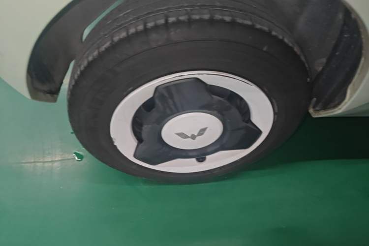 Used Wuling Hongguang MINIEV 2021 Macaron Premium Model – Lithium Iron Phosphate Right Rear Wheel Hub