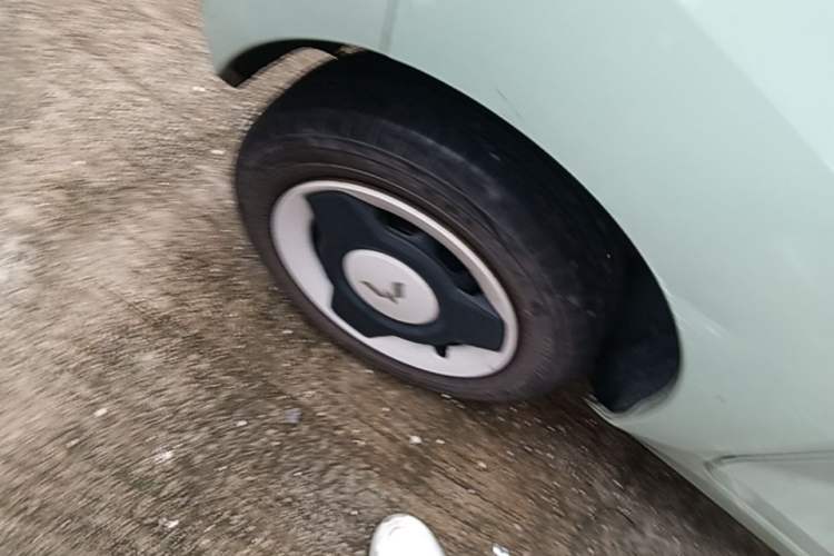 Used Wuling Hongguang MINIEV 2021 Macaron Fashion Model Lithium Iron Phosphate Right Rear Wheel Hub