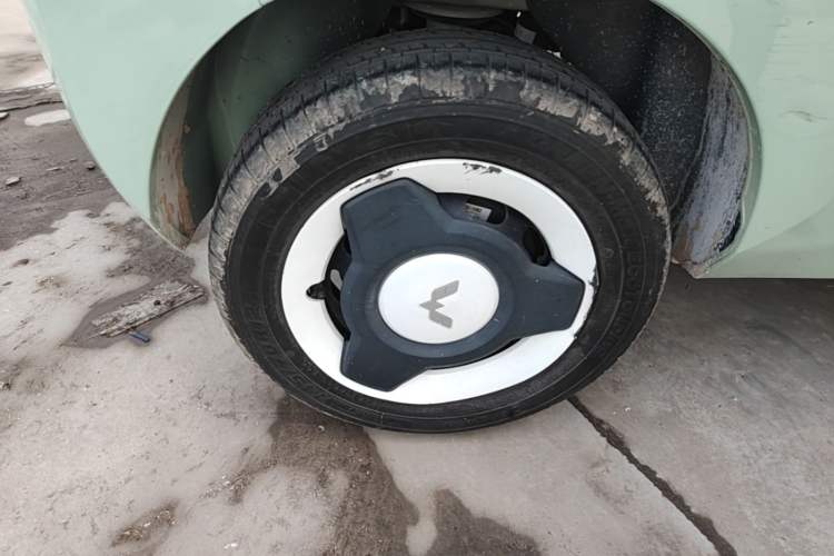 Used Wuling Hongguang MINIEV 2021 Macaron Premium Model – Lithium Iron Phosphate Right Rear Wheel Hub
