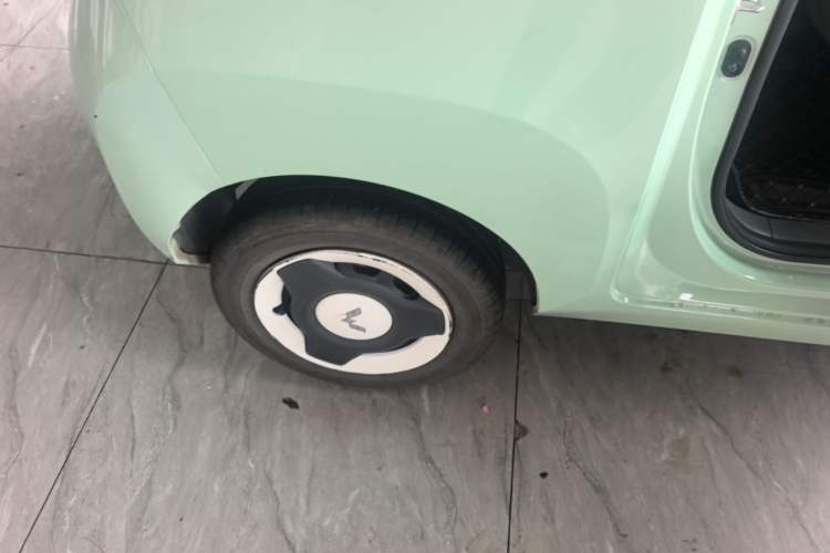 Used Wuling Hongguang MINIEV 2021 Macaron Premium Model – Lithium Iron Phosphate Right Rear Wheel Hub