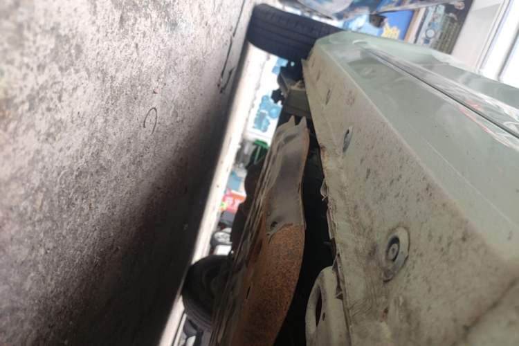 Used Wuling Hongguang MINIEV 2021 Macaron Sandwich Model 120 km Lithium NMC Right Side Sill