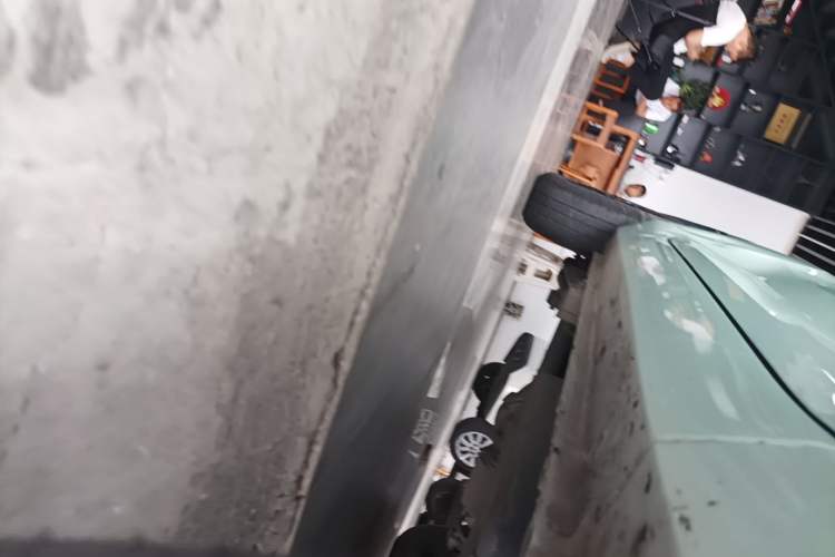 Used Wuling Hongguang MINIEV 2021 Macaron Sandwich Model 120 km Lithium Iron Phosphate Right Side Sill