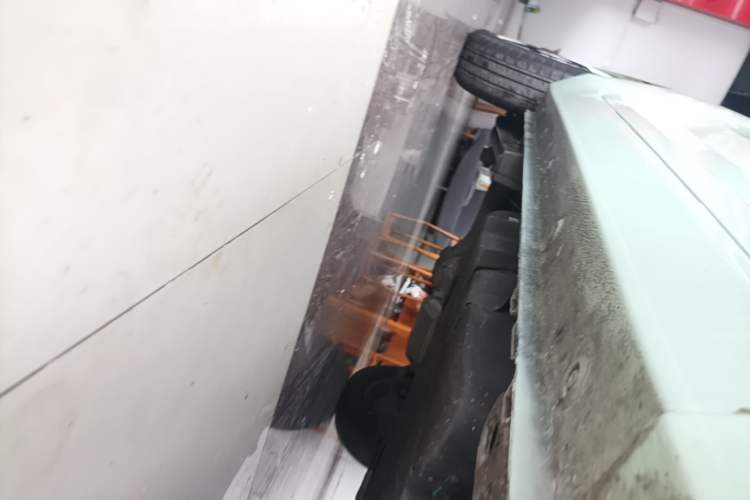 Used Wuling Hongguang MINIEV 2021 Macaron Sandwich Model 170 km Lithium Iron Phosphate Right Side Sill