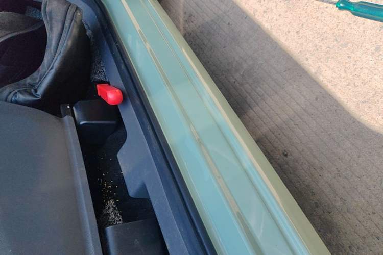 Used Wuling Hongguang MINIEV 2021 Macaron Premium Model – Lithium Iron Phosphate Right Side Sill