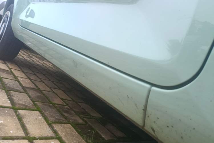 Used Wuling Hongguang MINIEV 2021 Macaron Premium Model – Lithium Iron Phosphate Right Side Sill