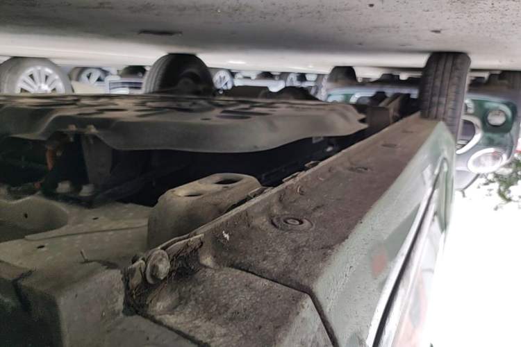Used Wuling Hongguang MINIEV 2021 Macaron Sandwich Model 120 km Lithium Iron Phosphate Right Side Sill