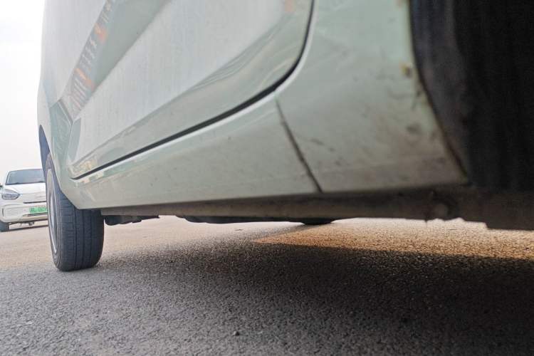 Used Wuling Hongguang MINIEV 2021 Macaron Sandwich Model 170 km Lithium Iron Phosphate Right Side Sill
