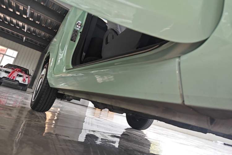 Used Wuling Hongguang MINIEV 2021 Macaron Premium Model – Lithium Iron Phosphate Right Side Sill
