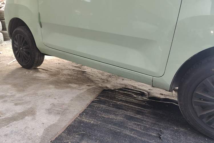 Used Wuling Hongguang MINIEV 2021 Macaron Fashion Model Lithium Iron Phosphate Right Side Sill