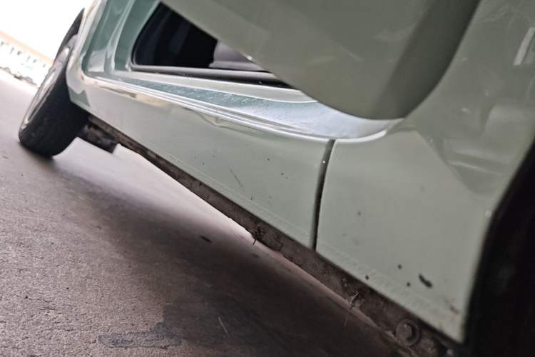 Used Wuling Hongguang MINIEV 2021 Macaron Premium Model – Lithium Iron Phosphate Right Side Sill