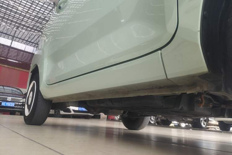 Used Wuling Hongguang MINIEV 2021 Macaron Premium Model – Lithium-NMC Right Side Sill