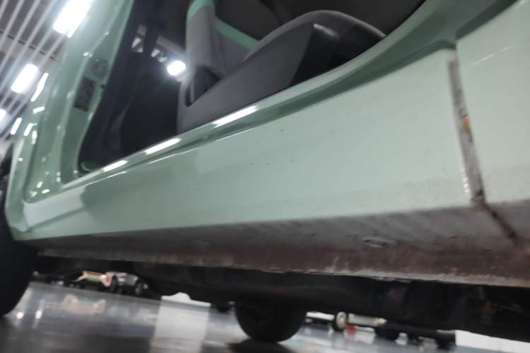 Used Wuling Hongguang MINIEV 2021 Macaron Premium Model – Lithium Iron Phosphate Right Side Sill