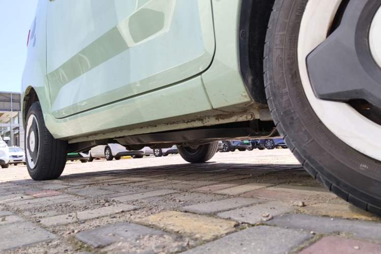 Used Wuling Hongguang MINIEV 2021 Macaron Sandwich Model 120 km Lithium Iron Phosphate Right Side Sill