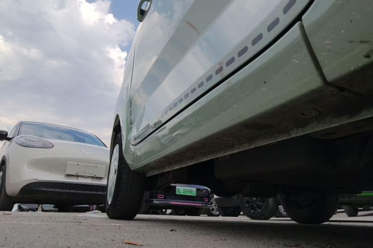Used Wuling Hongguang MINIEV 2021 Macaron Fashion Model Lithium Iron Phosphate Right Side Sill