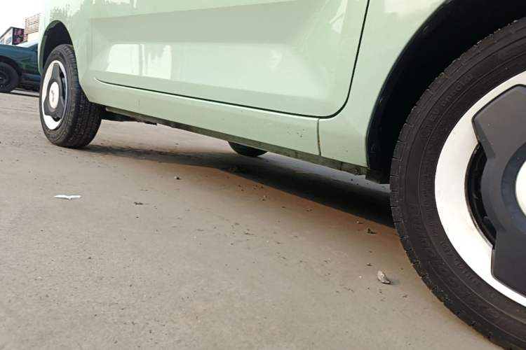Used Wuling Hongguang MINIEV 2021 Macaron Fashion Model Lithium Iron Phosphate Right Side Sill