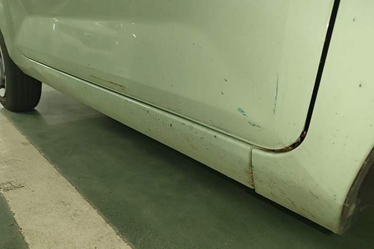 Used Wuling Hongguang MINIEV 2021 Macaron Premium Model – Lithium-NMC Right Side Sill