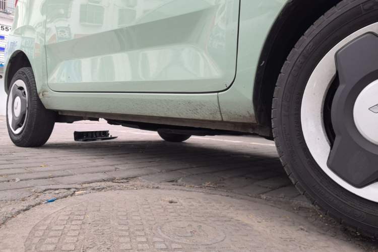 Used Wuling Hongguang MINIEV 2021 Macaron Fashion Model Lithium Iron Phosphate Right Side Sill
