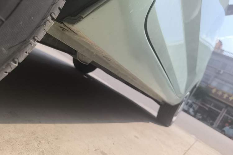 Used Wuling Hongguang MINIEV 2021 Macaron Sandwich Model 120 km Lithium Iron Phosphate Right Side Sill
