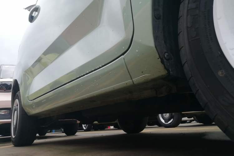 Used Wuling Hongguang MINIEV 2021 Macaron Fashion Model Lithium Iron Phosphate Right Side Sill