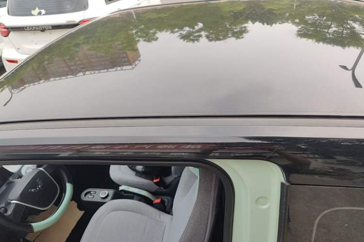 Used Wuling Hongguang MINIEV 2021 Macaron Sandwich Model 170 km Lithium Iron Phosphate Roof