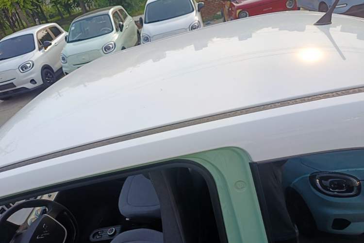 Used Wuling Hongguang MINIEV 2021 Macaron Fashion Model Lithium Iron Phosphate Roof