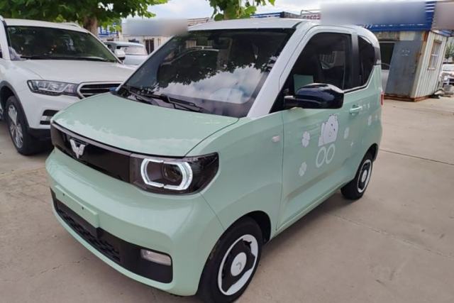 Ojetý Wuling Hongguang MINIEV 2021 Macaron Fashion Model Lithium Iron Phosphate