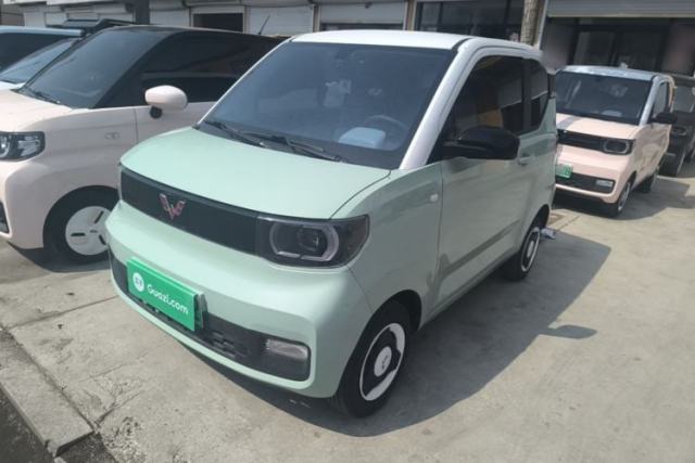Used Wuling Hongguang MINIEV 2021 Macaron Sandwich Model 120 km Lithium Iron Phosphate