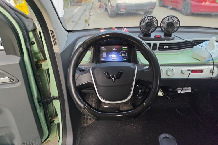 Used Wuling Hongguang MINIEV 2021 Macaron Fashion Edition Lithium-Ion Battery Steering Wheel