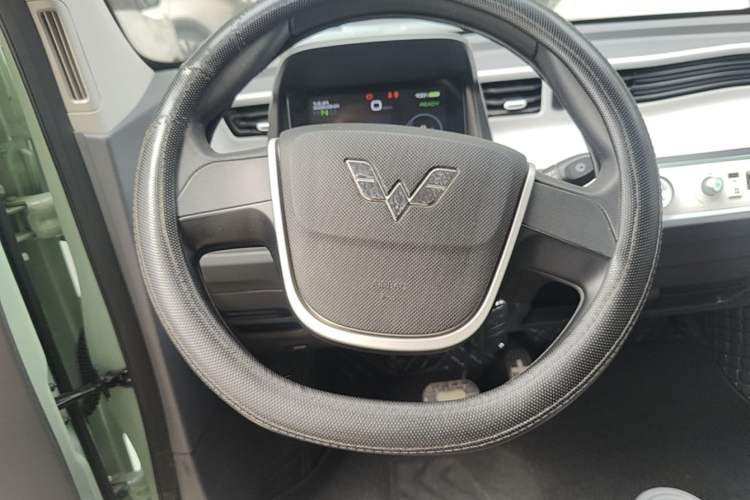 Used Wuling Hongguang MINIEV 2021 Macaron Premium Model – Lithium Iron Phosphate Steering Wheel