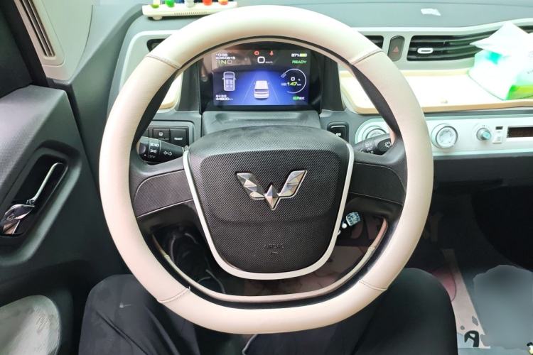 Used Wuling Hongguang MINIEV 2021 Macaron Premium Model – Lithium Iron Phosphate Steering Wheel