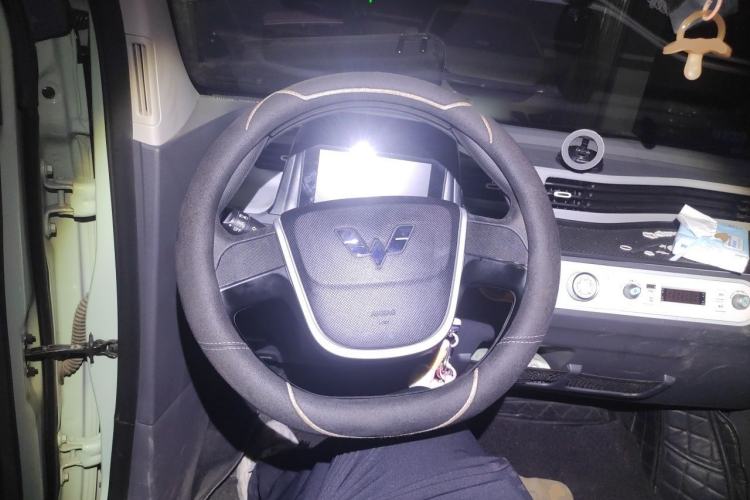 Used Wuling Hongguang MINIEV 2021 Macaron Premium Model – Lithium-NMC Steering Wheel