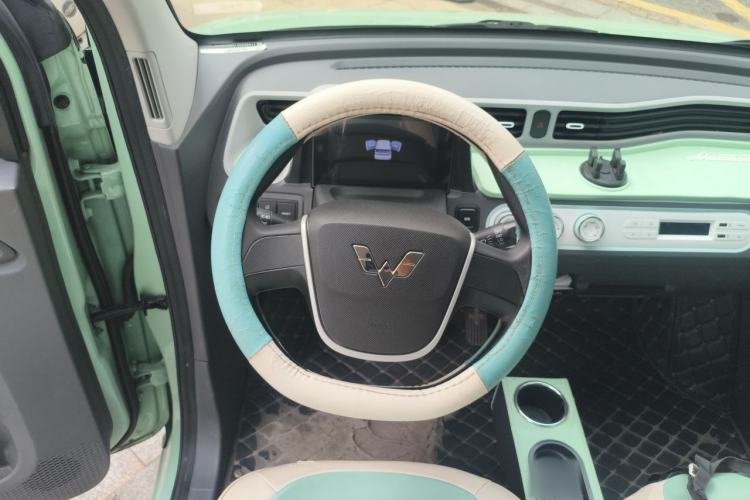 Used Wuling Hongguang MINIEV 2021 Macaron Premium Model – Lithium Iron Phosphate Steering Wheel